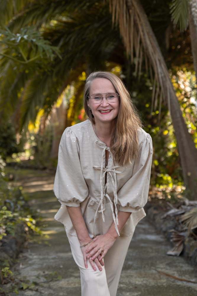 Lizette, oprichter van Eterna Ceremonies, op Tenerife
